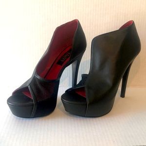 Von D Echo Heels